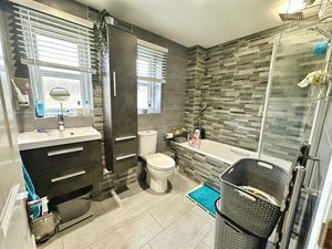 Holt Drive- click for photo gallery